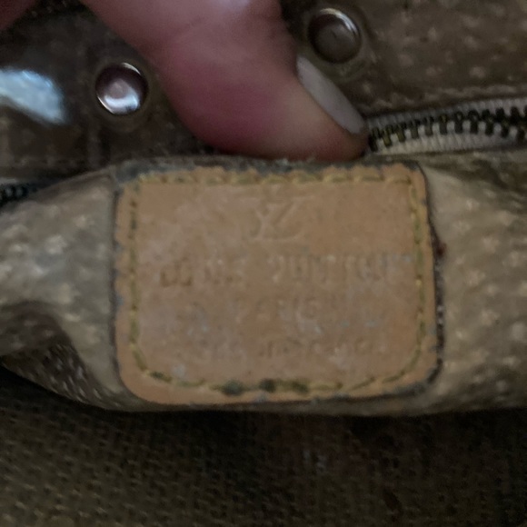 LOUIS VUITTON Pochette Black